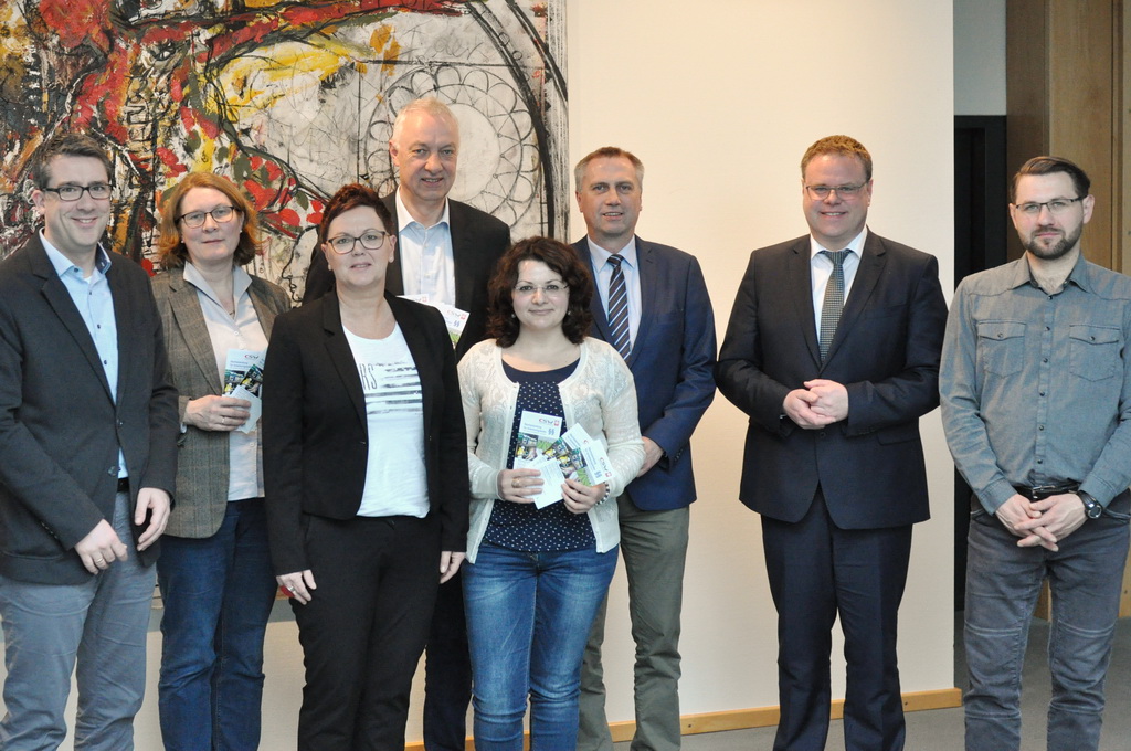 Eshak fotosuratidagi qoshaloq dildo