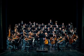 LTD_OrchesterGruppenF_Lontzek_Bühne_spielend - © Landestheater Detmold/Marc Lontzek LTD_OrchesterGruppenF_Lontzek_Bühne_spielend